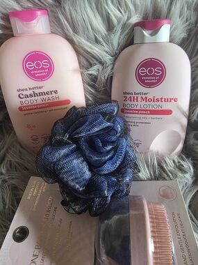 eos Shea Better Jasmine Peach Body Wash & Lotion Duo in Pink